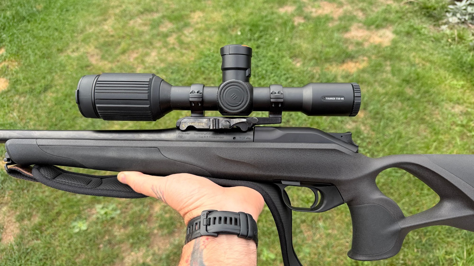RIX Tourer T50 4K na kulovnici Blaser R8 v ráži 6,5 Creedmoor, montáž Contessa, pohled z boku