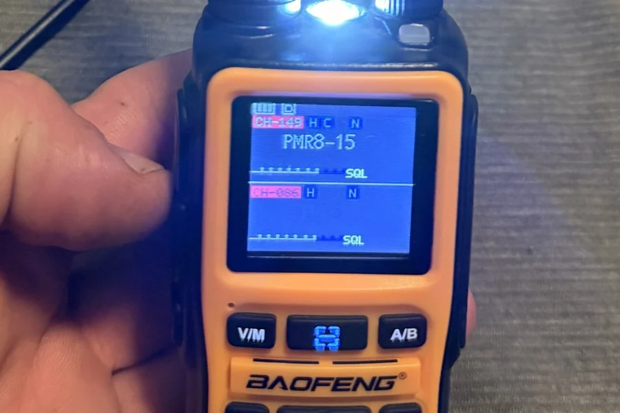 baofeng-uv-5r-mini-hero